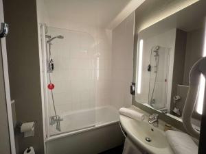 Vannituba majutusasutuses ibis Compiegne