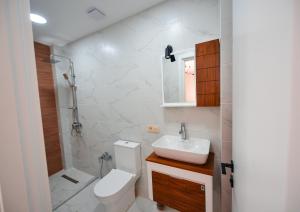 Koupelna v ubytování Labu Hotel