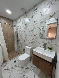 Koupelna v ubytování Labu Hotel