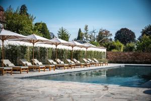 Bazén v ubytování 5 Terres Hotel & Spa - MGallery Collection nebo v jeho okolí