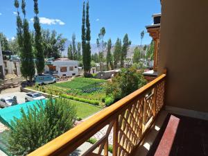 Πισίνα στο ή κοντά στο Wisdom Retreat Ladakh by LexStays