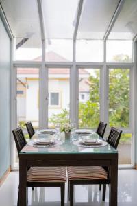 Afbeelding uit fotogalerij van About A Beach Pool Villa Bangsaray in Bang Sare