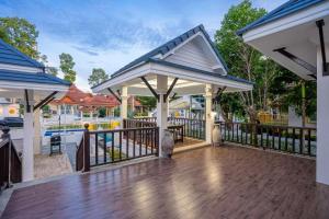 Afbeelding uit fotogalerij van About A Beach Pool Villa Bangsaray in Bang Sare