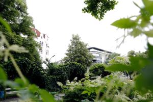 Zahrada ubytování NIEB by ROCKCHAIR Apartments l SUPERHOST Status l 3 Bedrooms Boxspringbeds 3 Bathrooms in Center "Kurfürstendamm" - Cozy Family & Business Flair welcomes you!