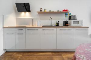 Kuchyňa alebo kuchynka v ubytovaní WILLA JAROSTA & SPA, AC -free parking