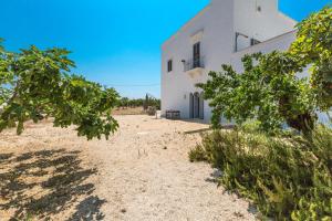 Το κτήριο όπου στεγάζεται  η παραθεριστική κατοικία