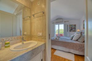 Kúpeľňa v ubytovaní Villa Kentia Mallorca, charming and stylish country house close to Palma