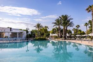Bazén v ubytování Blu Salento Village nebo v jeho okolí
