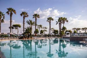 Bazén v ubytování Blu Salento Village nebo v jeho okolí + 21 fotografií