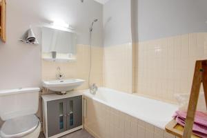 Gallery image of Soulazène - Station de ski accessible à pied in Les Angles +7 photos