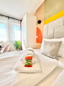 Postel nebo postele na pokoji v ubytování Stylische Wohnung mit Balkon