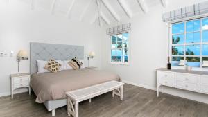 Ένα ή περισσότερα κρεβάτια σε δωμάτιο στο Modern 7BR villa with breathtaking panoramic views +22 φωτογραφίες