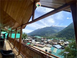 山景或在旅舍看到的山景