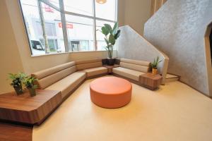 Posezení v ubytování Dormy Inn Chiba City Soga