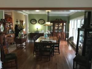 Φωτογραφία από το άλμπουμ του 2nd floor guest room with attached bath σε Milford