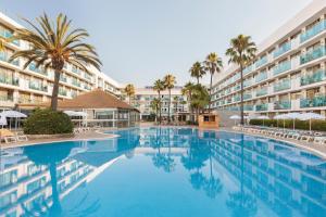 Bazén v ubytování Hotel Best Maritim nebo v jeho okolí