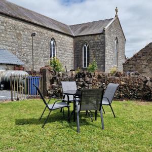 Zahrada ubytování The Speak Easy Cottage Multyfarnham -Two Bedroom