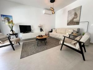 Istumisnurk majutusasutuses New renovated appartment with beautiful view on cliffs and sea