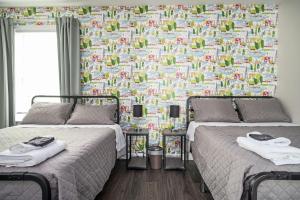 Postel nebo postele na pokoji v ubytování 7BR - Family Friendly Stay - 10 mins from Airport