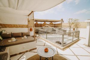 Balkón nebo terasa v ubytování Riad Shabi Kasbah