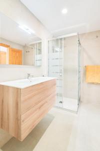 Bilik mandi di First Line Oasis Apartment Td05