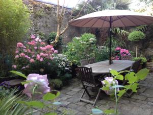 Zahrada ubytování Hôtel Tanquerey de La Rochaisière