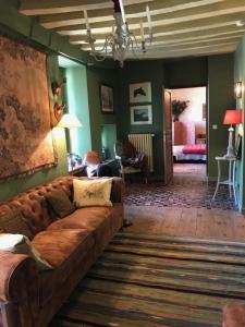 Posezení v ubytování Hôtel Tanquerey de La Rochaisière + 14 fotografií