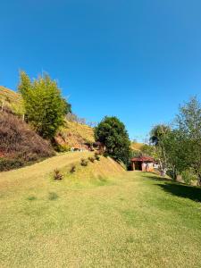 Naturlandschaft in der Nähe of country house