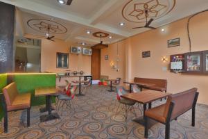 Setusvæði á Hotel Ramayan Suites Ayodhya Free Pickup From Ayodhya Railway Station ಉಚಿತ ಪಿಕಪ್ ,ఉచిత పికప్ ,இலவச,பிக்அப்