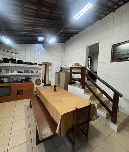 Dapur atau dapur kecil di Sitio com Piscina AQUECIDa e 5 quartos c/ suíte!