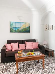 A seating area at Il Giardino dell'Arte