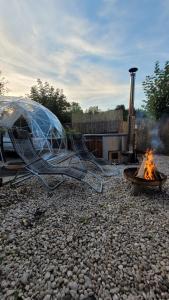 Εγκαταστάσεις μπάρμπεκιου για όλους τους επισκέπτες του οργανωμένου κάμπινγκ