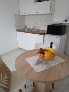 Kuchnia lub aneks kuchenny w obiekcie Apartmani Nila