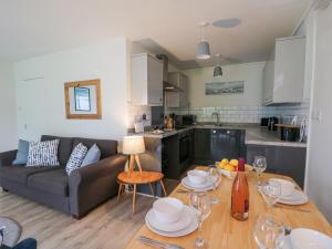 Kuchyň nebo kuchyňský kout v ubytování 14 Coedrath Park + 19 fotografií