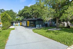 Jardín al aire libre en Modern 3br Duplex Kitchen, Wi-fi & Pet-friendly