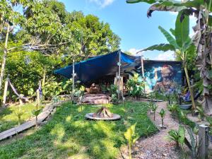 En hage utenfor Nomada Hostel