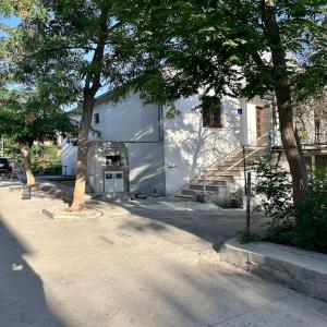 Afbeelding uit fotogalerij van Apartment Lekse near ACI in Milna