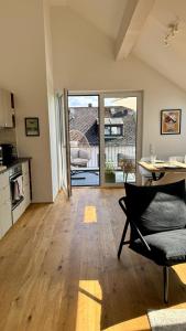 Foto dalla galleria di Schickes Penthouse-Apartment mit Weinbergblick a Schweich