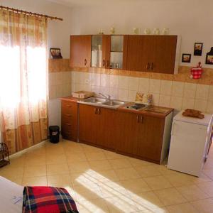 Kuchyň nebo kuchyňský kout v ubytování Apartments Ana + 13 fotografií