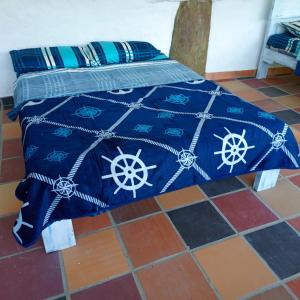 A bed or beds in a room at AZULEJO