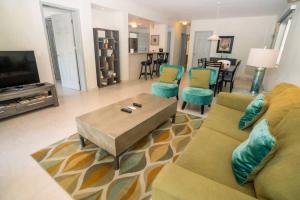Μια τηλεόραση ή/και κέντρο ψυχαγωγίας στο Luxury Island Life Apartment