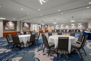 Khu vực hỗ trợ khách đi công tác/phòng hội thảo tại Delta Hotels by Marriott Colonial Heights