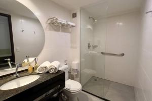 Koupelna v ubytování Hotel Ritz Suítes | Flat632 | Quarto com Vista mar