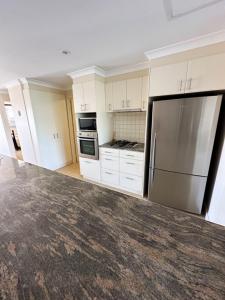 Η κουζίνα ή μικρή κουζίνα στο Coastal Retreat - Rockingham Foreshore