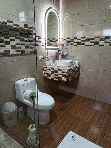 Ένα μπάνιο στο Villa deluxe, jacuzzi, cocina +42 φωτογραφίες