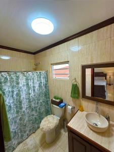 Bilik mandi di Casa Carimi, San Ignacio +5 gambar