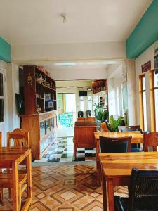 Posezení v ubytování Pas-it Hostel Sagada