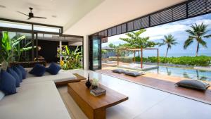 Φωτογραφία από το άλμπουμ του Absolute Luxury Villa Malouna- Beachfront 6 Bedrooms Plus 2 Kids Bunk Room σε Ban Bang Po +12 φωτογραφίες