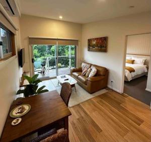 Guesthouse with a view的休息区