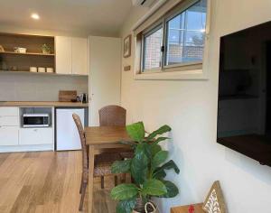 Guesthouse with a view的厨房或小厨房